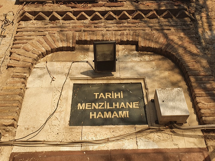 Gebze Tarihi Menzilhane Hamamı, Kocaeli’nin Gebze ilçesi Sultan Orhan Camii'nin hemen yanında bulunur.